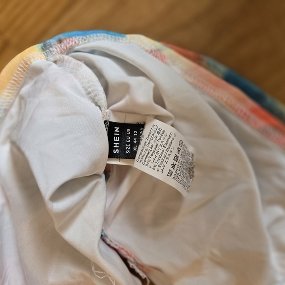 Xl Shirt Bundle Cream Waffle Textured Top And Multi Colored Cropped Tank Artsy - Picture 5 of 5